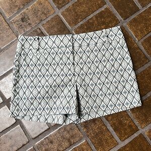 NWT LOFT Blue & Cream Jacquard Diamond Floral Print 4” Inseam Short